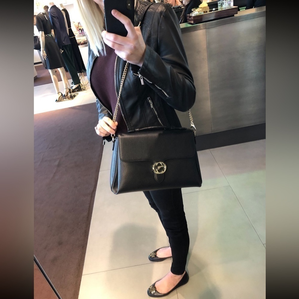 Authentic Gucci Black Calfskin Leather GG Interlocking Crossbody Bag Purse - Picture 4 of 17